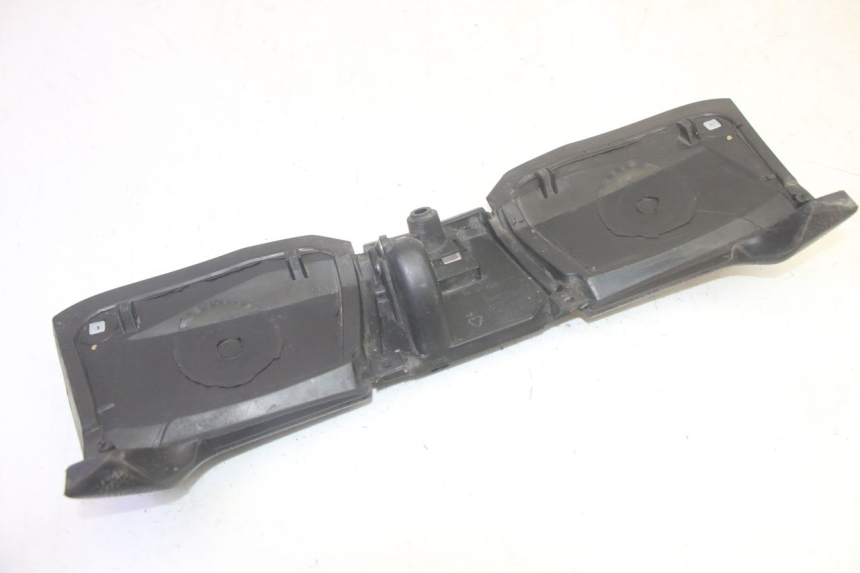 photo de PUERTA GUANTERA PIAGGIO MP3 HPE 350 (2018 - 2020) - Estado de la superficie y material