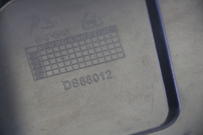 photo de PUERTA GUANTERA EFUN PUSA 1 - Estado de la superficie y material