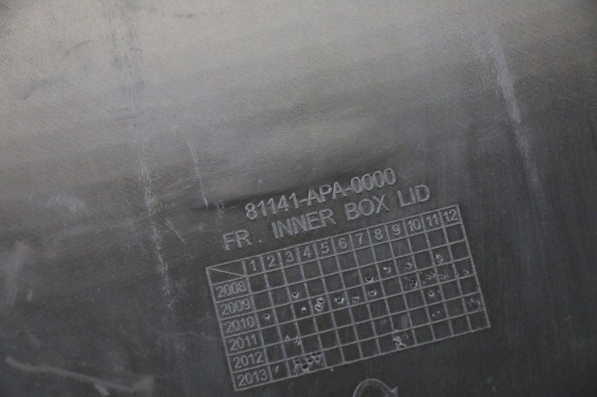 photo de CAJA DE GUANTES PEUGEOT TWEET 4T 50 (2014 - 2019)
