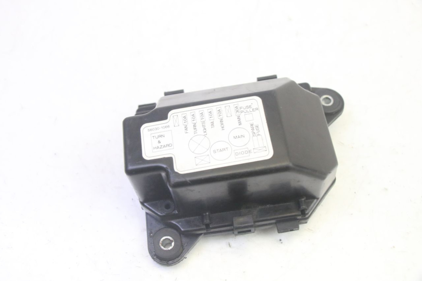 photo de CAJA FUSIBLES KAWASAKI GPZ RX 1000 (1986 - 1988) - Estado de la superficie y material