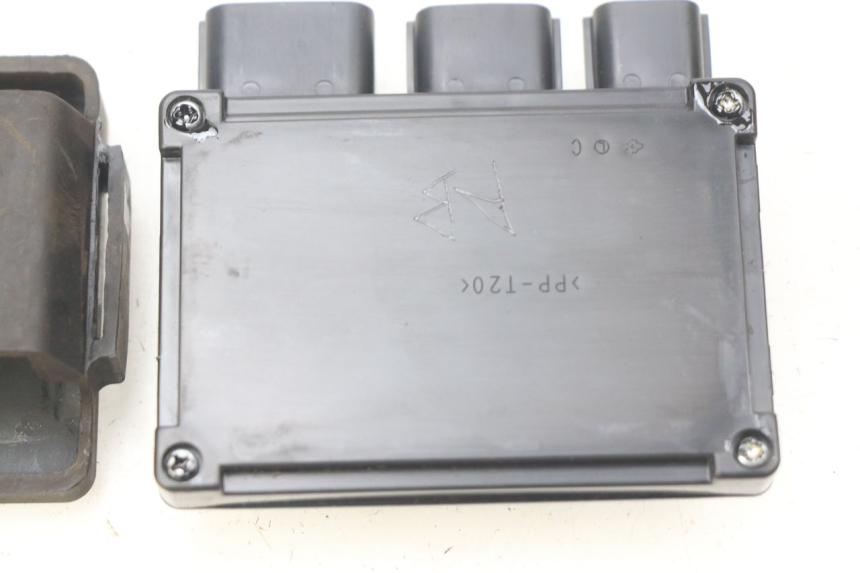 photo de PORTAFUSIBLE KAWASAKI Z 650 (2016 - 2019)