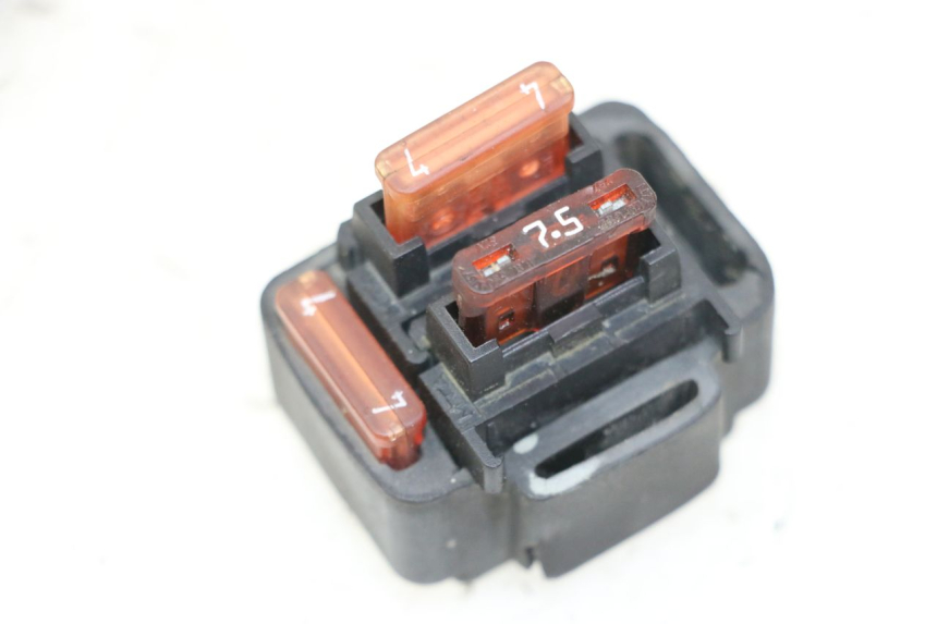 photo de CAJA FUSIBLES YAMAHA YP MAJESTY 125 (2007 - 2010)