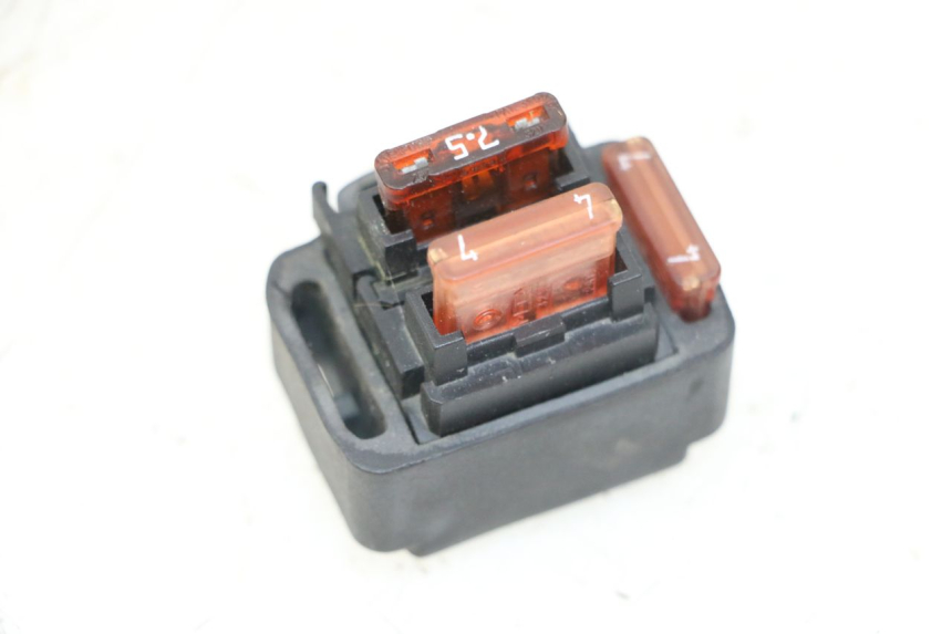 photo de CAJA FUSIBLES YAMAHA YP MAJESTY 125 (2007 - 2010)
