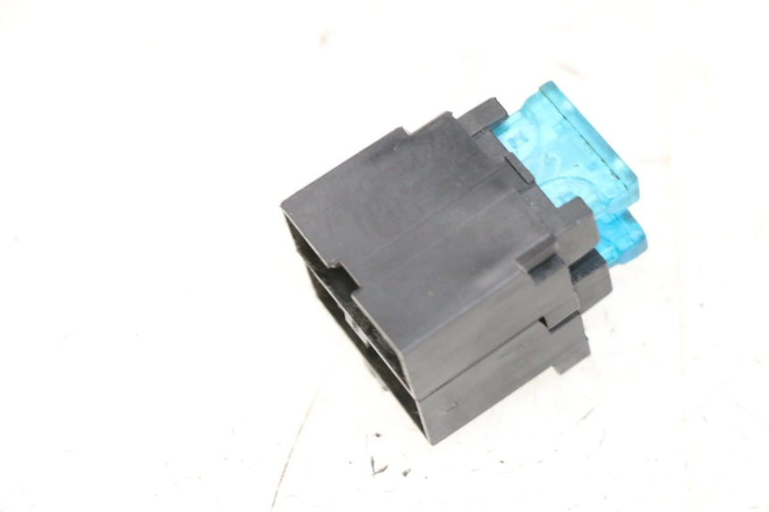 photo de CAJA FUSIBLES YAMAHA YP MAJESTY 125 (2002 - 2006)