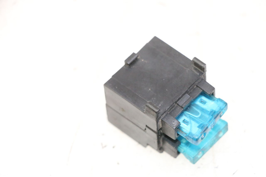 photo de CAJA FUSIBLES YAMAHA YP MAJESTY 125 (2002 - 2006)