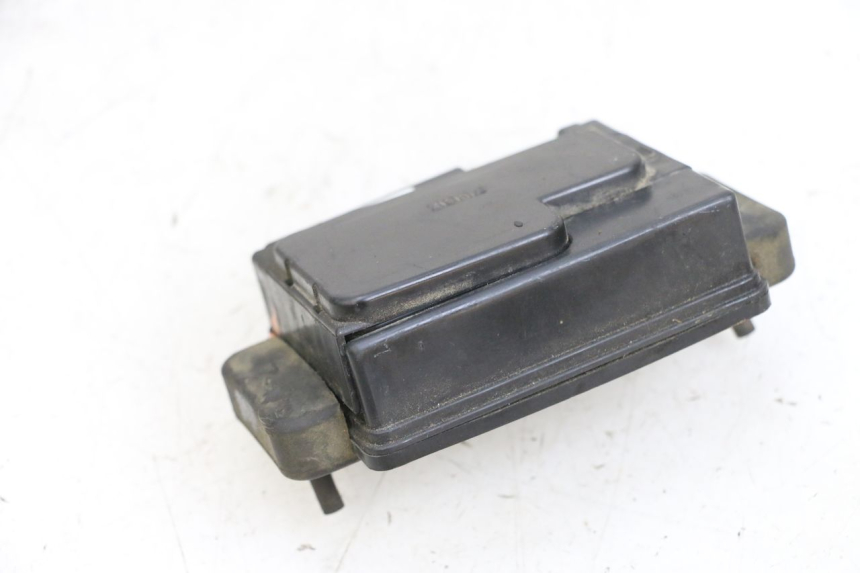 photo de CAJA FUSIBLES KAWASAKI ZR 7 750 (1999 - 2001) - Otra perspectiva