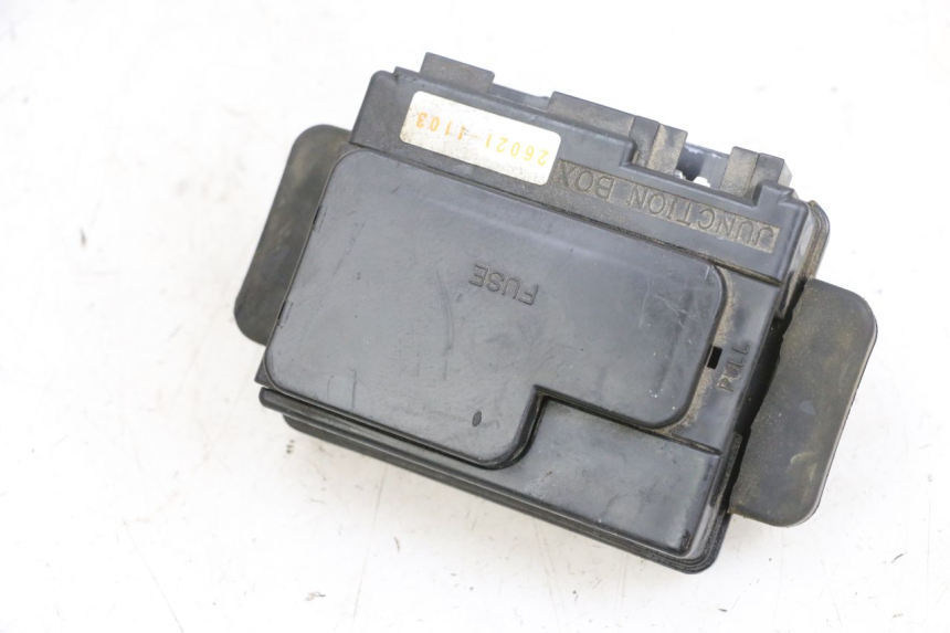 photo de CAJA FUSIBLES KAWASAKI ZR 7 750 (1999 - 2001) - Primer plano técnico