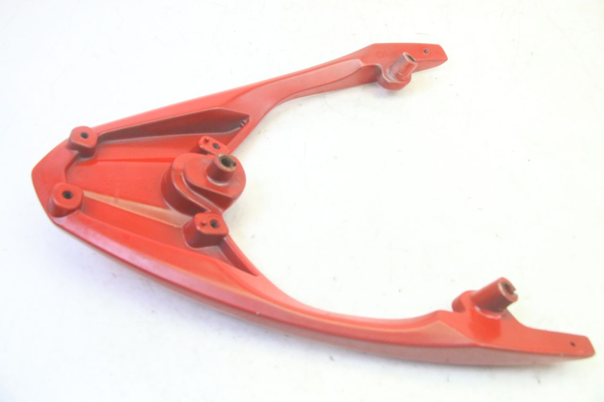 photo de PORTAEQUIPAJES  KYMCO AGILITY 16+ 4T 50 (2018 - 2023) - Detalles de los puntos de fijación