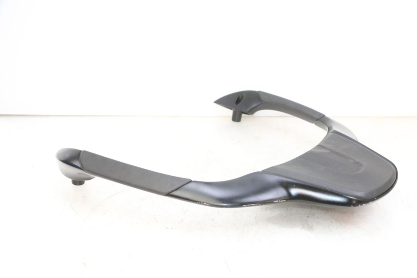 photo de PORTAEQUIPAJES  PIAGGIO MP3 500 (2016 - 2018) - Detalles de los puntos de fijación