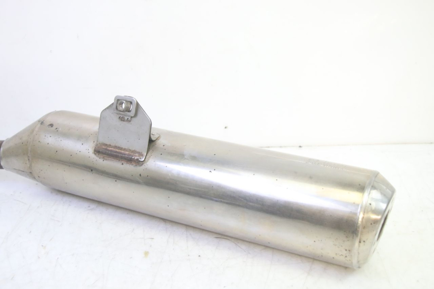 photo de DERECHA ESCAPE YAMAHA FJR ABS 1300 (2006 - 2012) - Detalles de los puntos de fijación