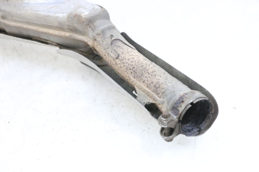 photo de ESCAPE IZQUIERDO SUZUKI DL V STROM 1000 (2002 - 2007) - Detalles de los puntos de fijación