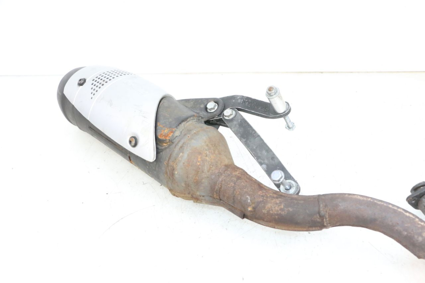 photo de ESCAPE PIAGGIO NEW TYPHOON 50 (2018 - 2021) - Detalle de la pieza