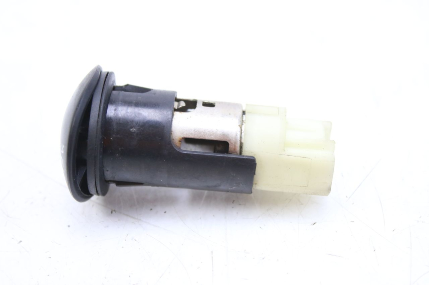 photo de TOMA DE ENCENDEDOR PEUGEOT CITYSTAR 125 (2011 - 2017)