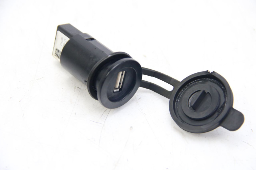 photo de TOMA MECHERO PEUGEOT KISBEE 2T 50 (2018 - 2022)