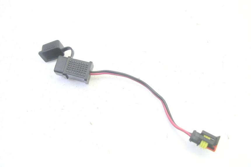 photo de TOMA MECHERO PIAGGIO MP3 HPE 350 (2018 - 2020) - Otra perspectiva