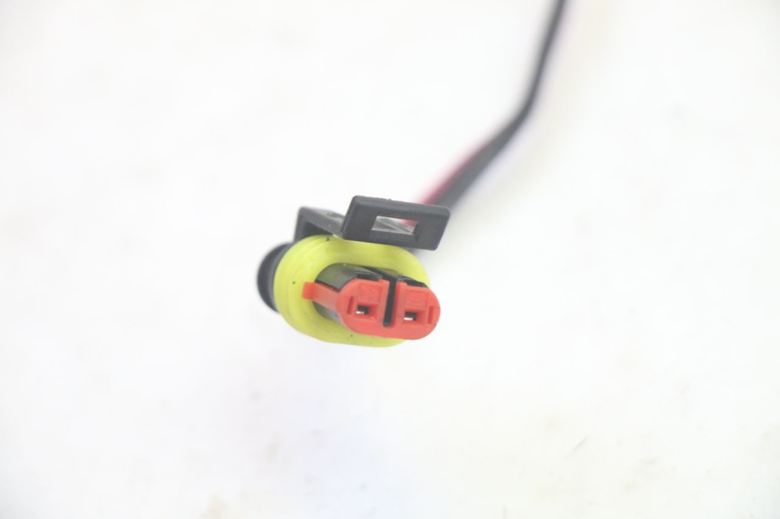 photo de TOMA MECHERO PIAGGIO MP3 HPE 350 (2018 - 2020) - Primer plano técnico