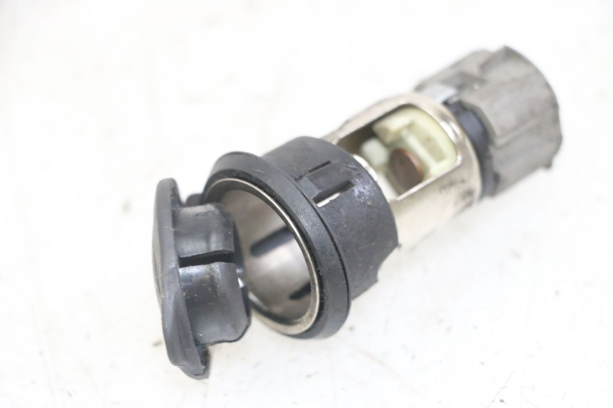 photo de TOMA MECHERO PIAGGIO MP3 LT 400 (2007 - 2012)