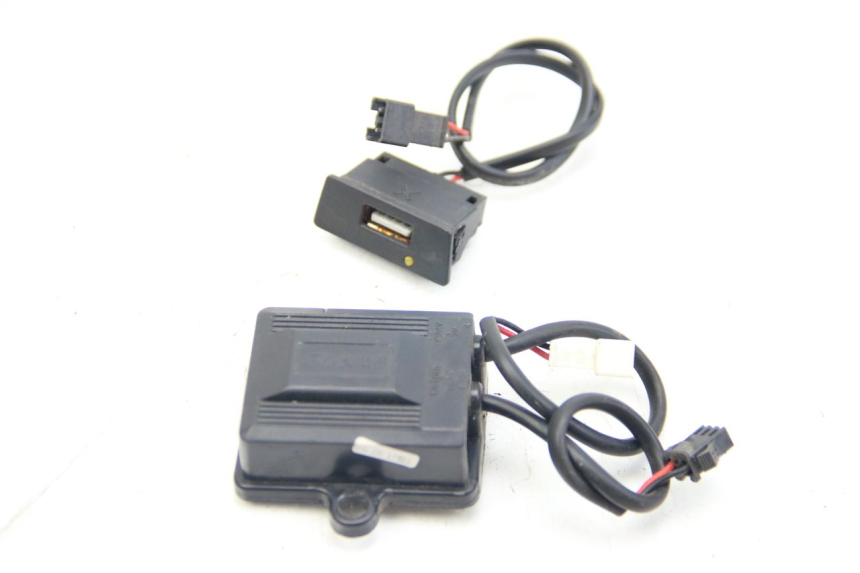 photo de TOMA DE ENCENDEDOR RED ELECTRIC RED E PRO 1 (2017 - 2019)