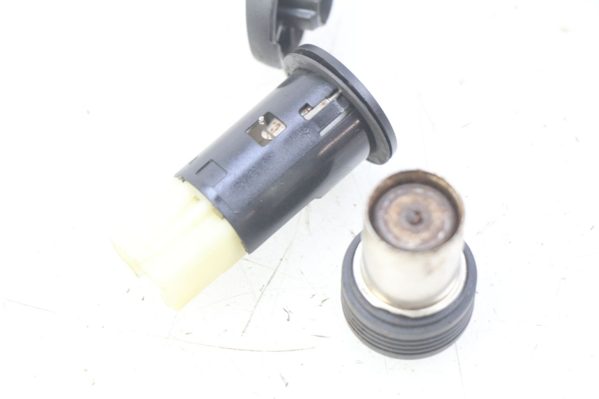 photo de TOMA MECHERO RENAULT TWIZY 45 (2012 - 2019)