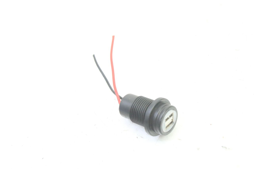 photo de TOMA MECHERO HONDA ST PAN EUROPEAN 1300 (2002 - 2013)