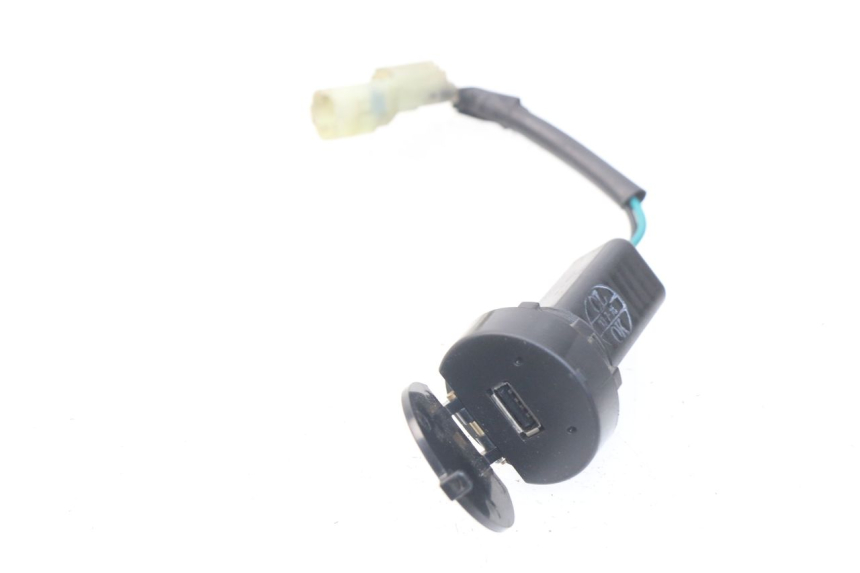 photo de TOMA MECHERO SYM JOYMAX 250 (2013 - 2017)