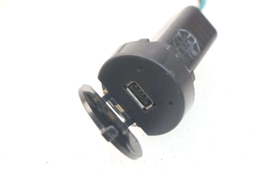 photo de TOMA MECHERO SYM JOYMAX 250 (2013 - 2017)