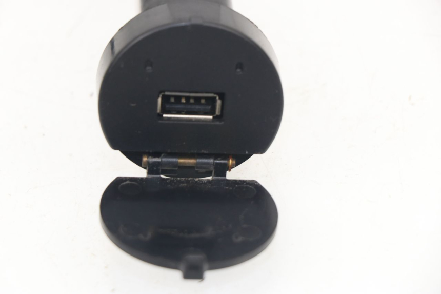 photo de TOMA MECHERO SYM MAXSYM I 400 (2011 - 2016)