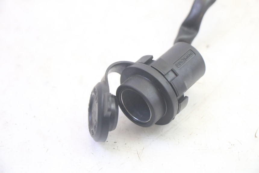 photo de TOMA MECHERO YAMAHA TRICITY 300 (2020 - 2024) - Zoom estado de uso