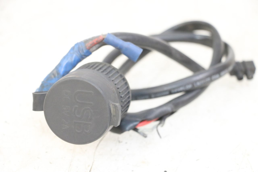 photo de TOMA MECHERO PIAGGIO XEVO - X EVO 125 (2007 - 2017) - Detalle de la pieza