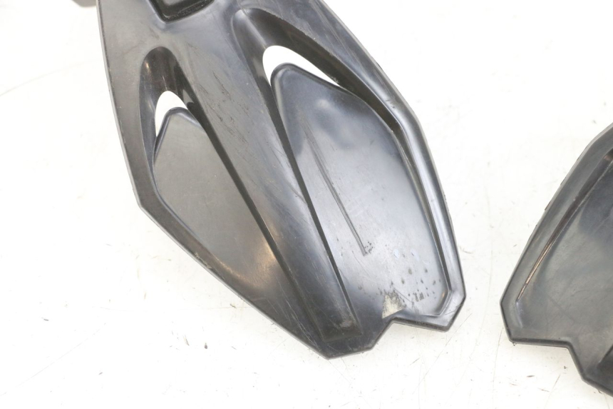 photo de PARAMANOS RIEJU MRT 50 (2018 - 2021) - Detalles de los puntos de fijación