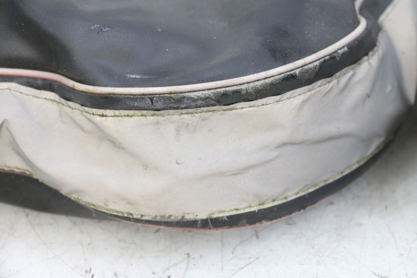 photo de PARAMANOS PIAGGIO ZIP 4T 50 (2018 - 2020) - Detalles de los puntos de fijación