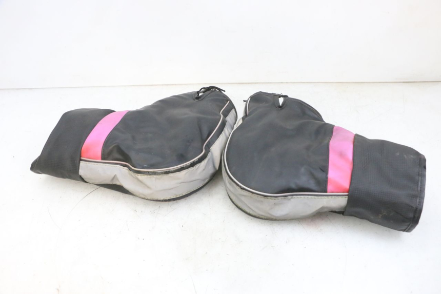 photo de PARAMANOS PIAGGIO ZIP 4T 50 (2018 - 2020) - Estado de la superficie y material