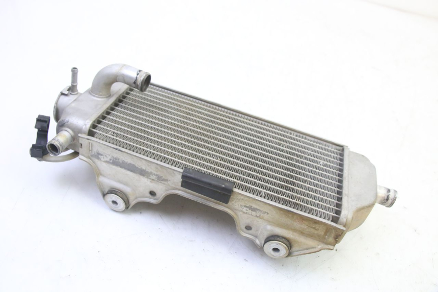 photo de RADIADOR DERECHO YAMAHA YZF YZ-F 450 (2014 - 2016) - Detalles de los puntos de fijación