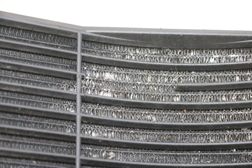 photo de RADIADOR YAMAHA FJR ABS 1300 (2006 - 2012) - Detalles de los puntos de fijación