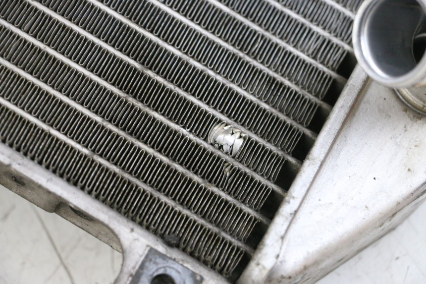 photo de RADIADOR  SUZUKI GSXR GSX-R 1000 (2003 - 2004) - Detalles de los puntos de fijación