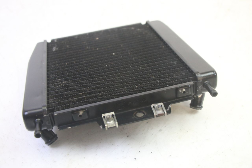 photo de RADIADOR PIAGGIO MP3 LT 400 (2007 - 2012) - Detalles de los puntos de fijación