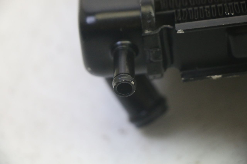 photo de RADIADOR PIAGGIO MP3 LT 400 (2007 - 2012) - Estado de la superficie y material