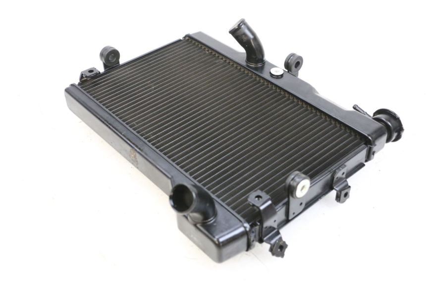 photo de RADIADOR  YAMAHA MT-07 MT07 ABS 700 (2018 - 2020) - Primer plano técnico