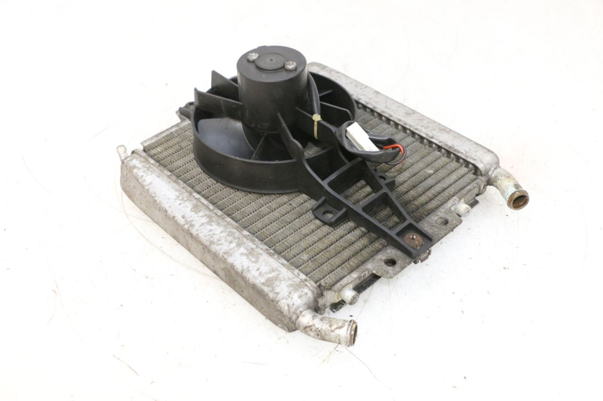 photo de RADIADOR  PIAGGIO X8 125 (2004 - 2007) - Detalles de los puntos de fijación