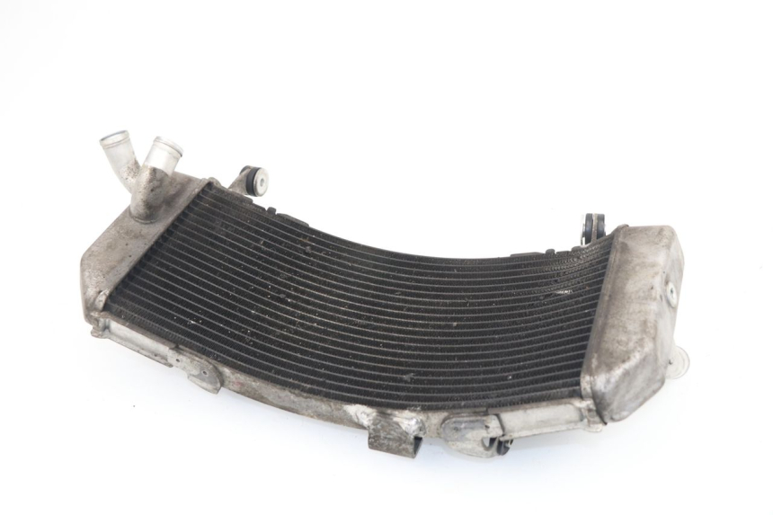 photo de RADIADOR  YAMAHA YP T-MAX TMAX 530 (2017 - 2020) - Detalles de los puntos de fijación