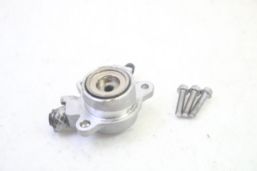 photo de CILINDRO RECEPTOR DE EMBRAGUE YAMAHA FJR ABS 1300 (2006 - 2012) - Primer plano técnico