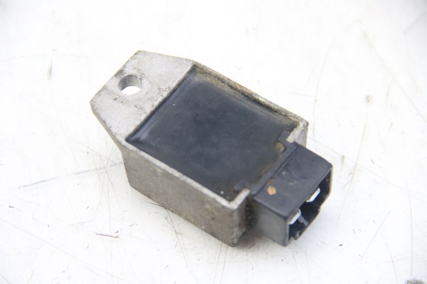photo de REGULADOR DE CARGA PGO BIG MAX 50 (2001 - 2009) - Detalle de la pieza