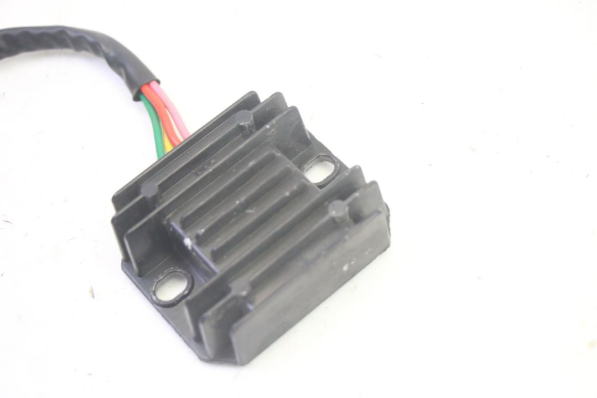 photo de REGULADOR DE CARGA SYM CROX 4T 50 (2016 - 2023) - Detalle de la pieza