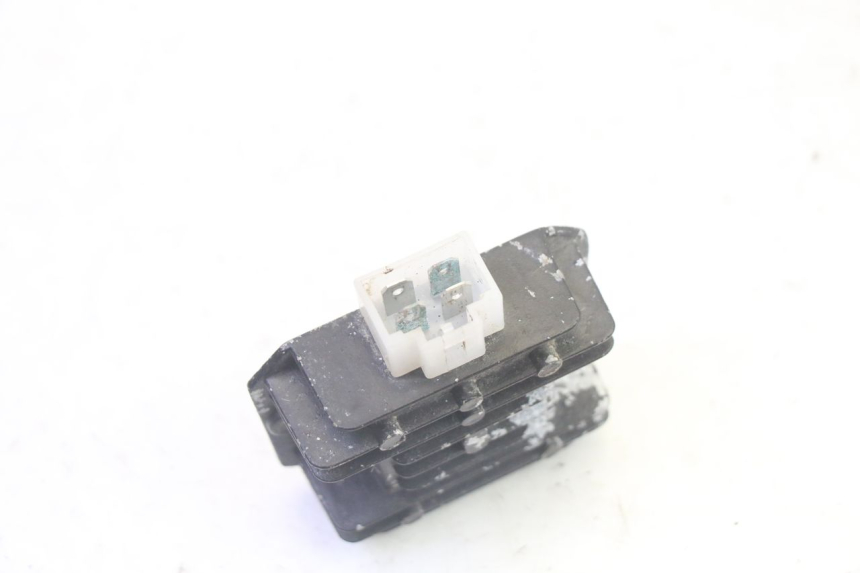 photo de REGULADOR DE CARGA LONGJIA DIGITA 4T 50 (2019 - 2022) - Zoom estado de uso