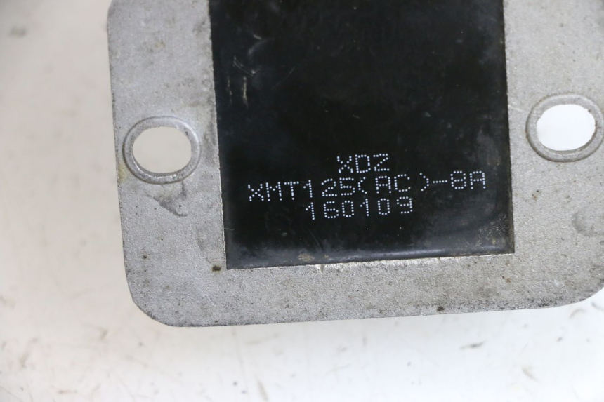 photo de REGULADOR DE CARGA LONGJIA DIGITA 4T 50 (2019 - 2022) - Otra perspectiva