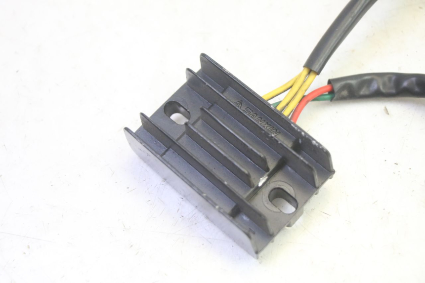 photo de REGULADOR DE CARGA PEUGEOT DJANGO 4T 50 (2014 - 2019) - Detalle de la pieza