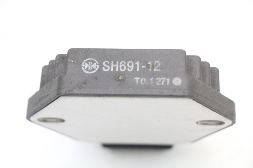 photo de REGULADOR DE CARGA HONDA FES PANTHEON 2T 125 (1998 - 2002)