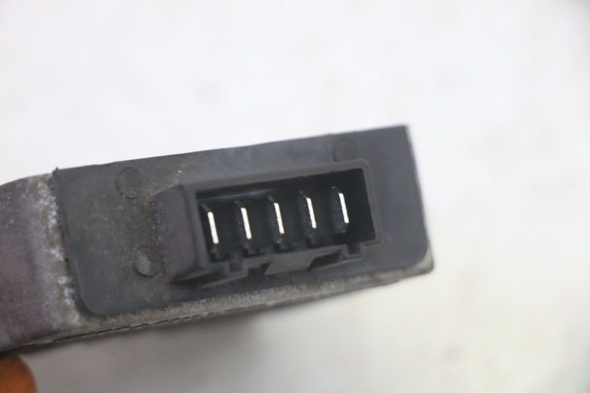 photo de REGULADOR DE CARGA PIAGGIO FLY 4T 50 (2013 - 2017) - Otra perspectiva