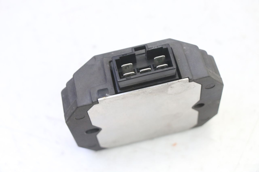 photo de REGULADOR YAMAHA FZ6 FAZER S2 600 (2007 - 2011)