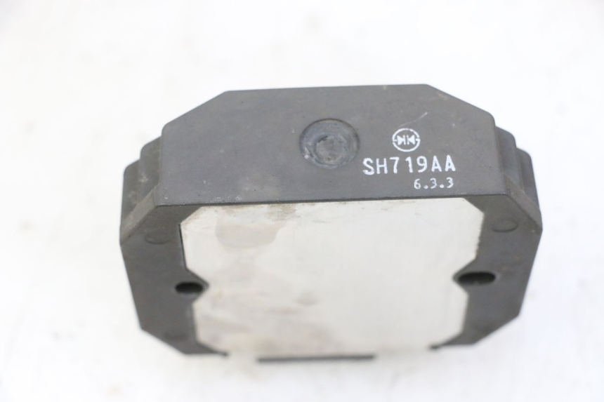 photo de REGULADOR YAMAHA FZ6 N FAZER 600 (2004 - 2006)